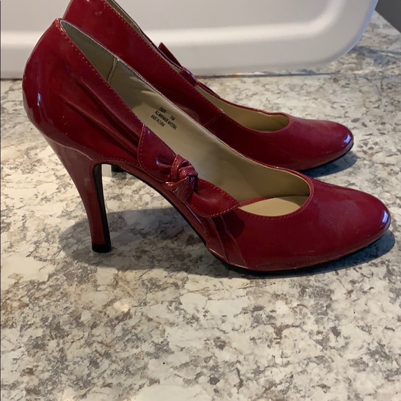 Ruby red high heels - Picture 3 of 6